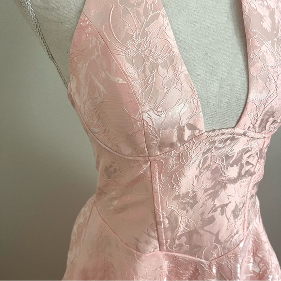 Elegant Pink Josephine Halter Dress - Picture 4 of 5